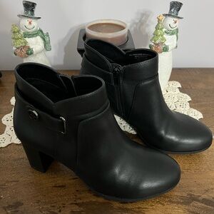 Giani Bernini Boots Women’s Size 7.5.